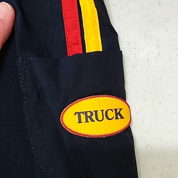 💥3for$12💥 NWT Okie Dokie boy's shortalls with cap size 24M - Picture 3 of 6